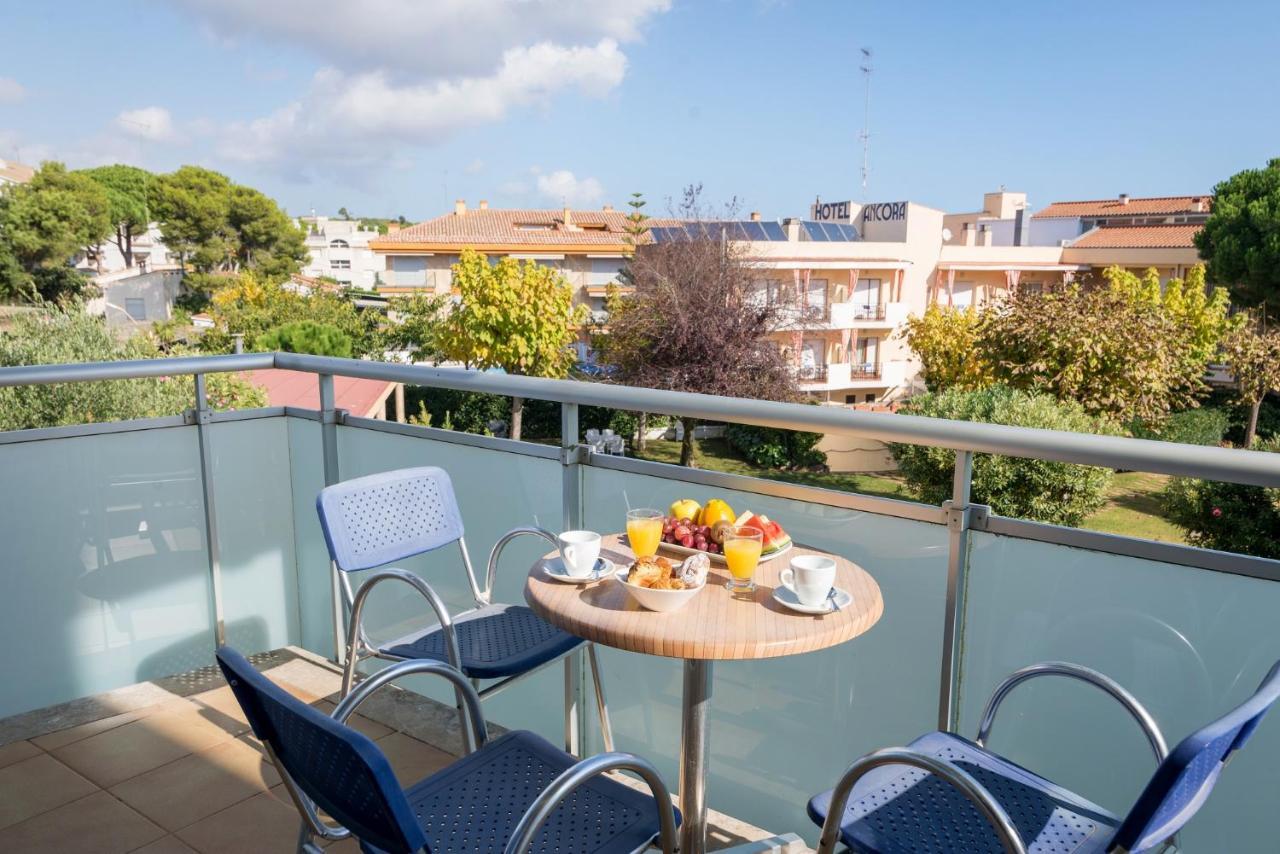 Hotel Ancora Паламос Екстериор снимка