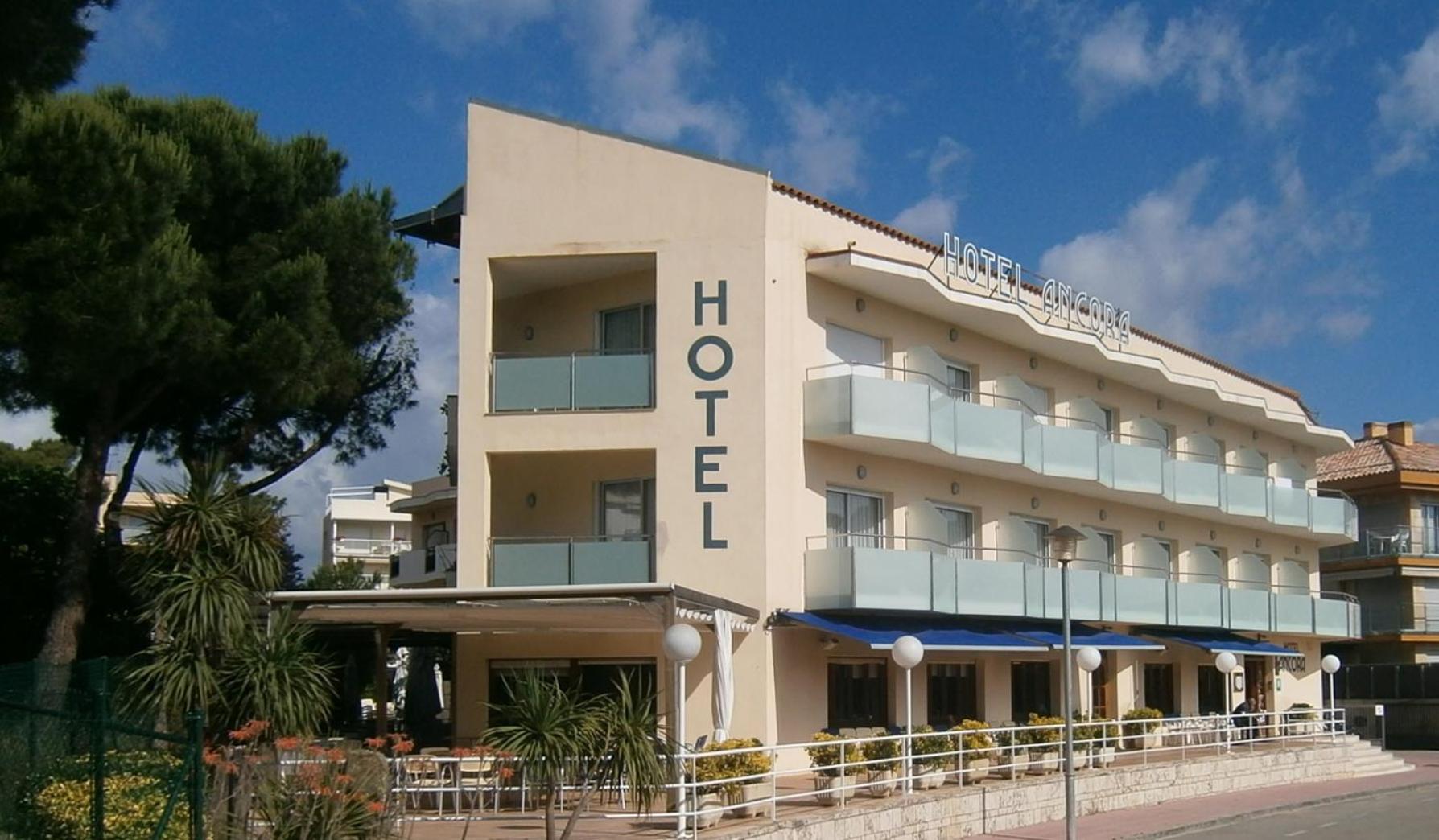 Hotel Ancora Паламос Екстериор снимка