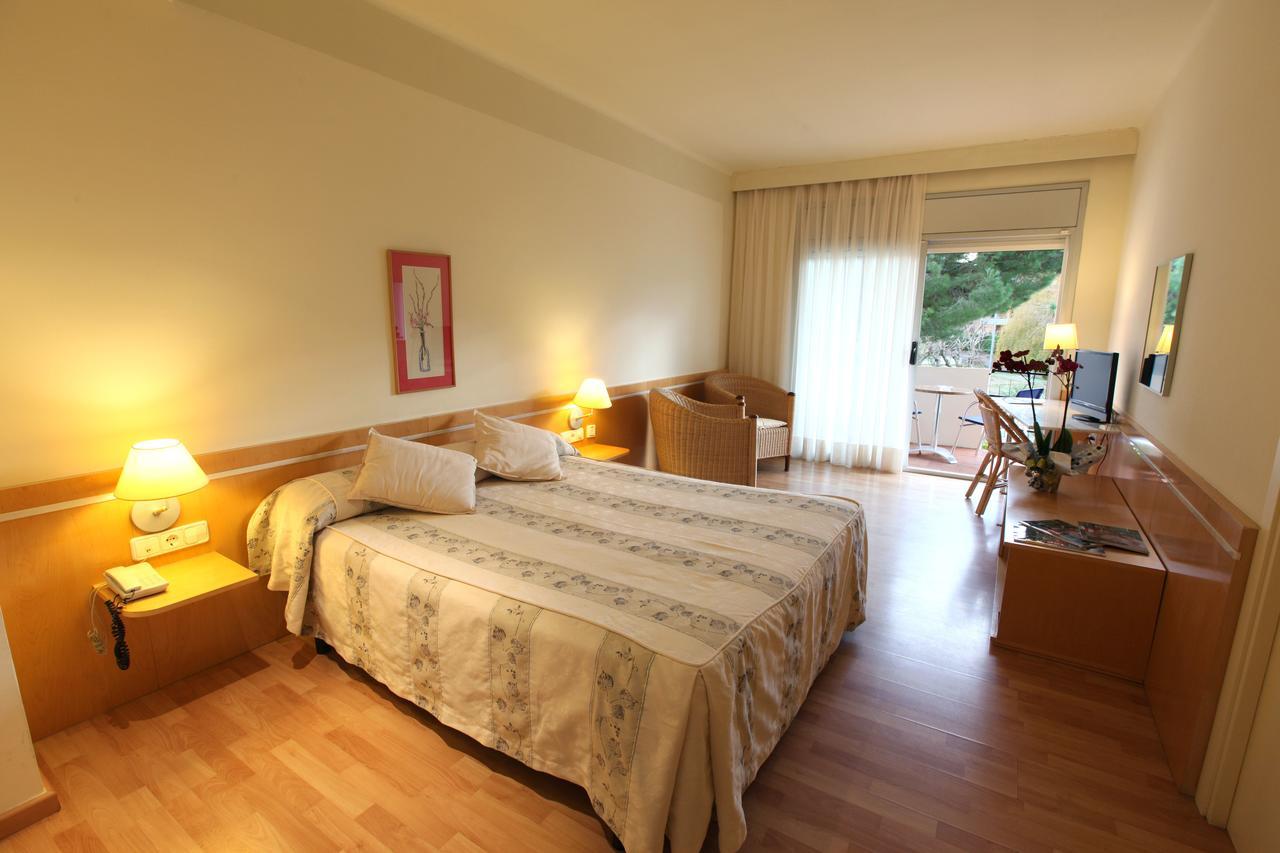 Hotel Ancora Паламос Екстериор снимка