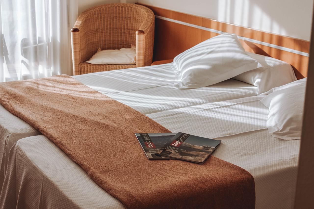 Hotel Ancora Паламос Екстериор снимка
